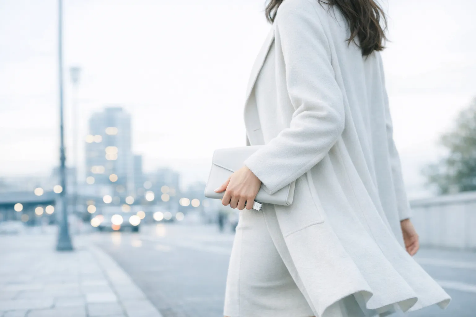 How to Choose a Social Companion for a Christmas Party: Discretion, Etiquette, and Safety